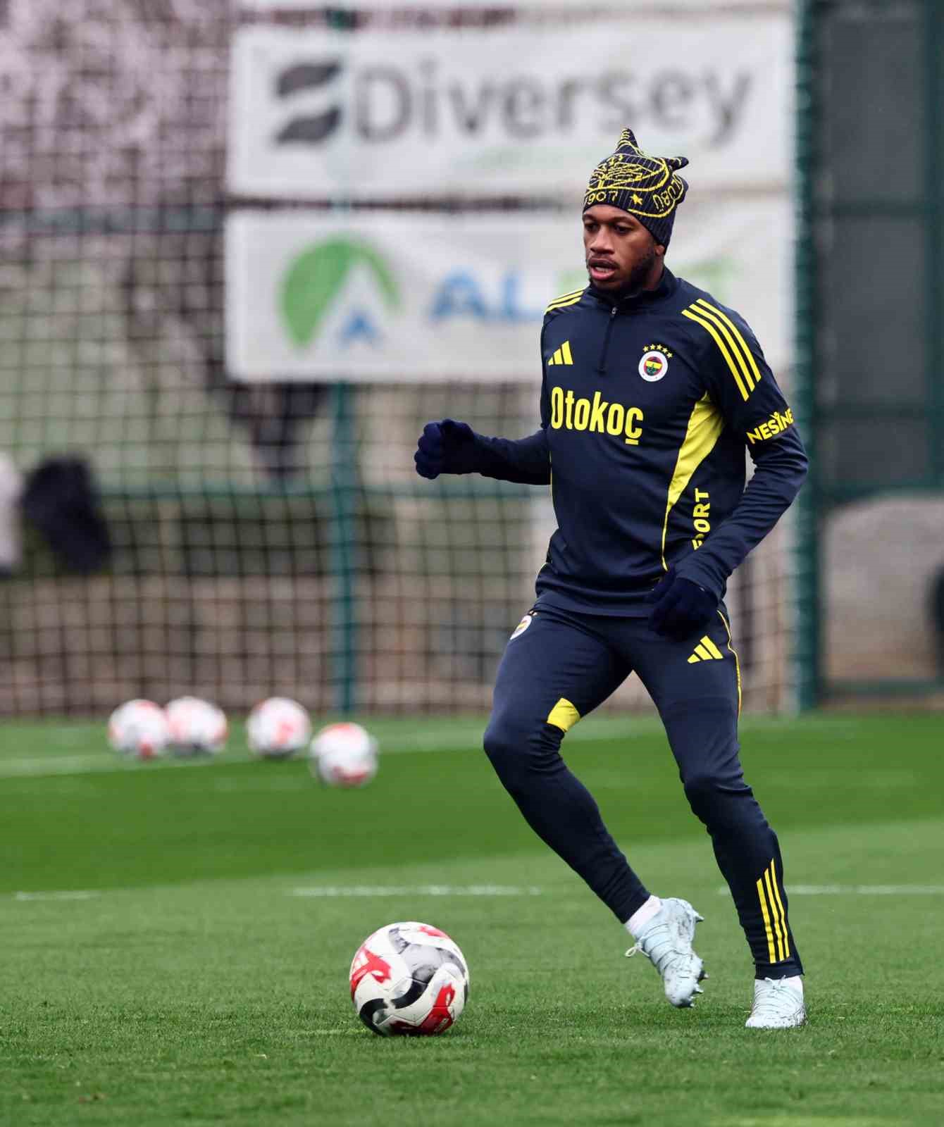 Fenerbah&ccedil;e, Gaziantep FK ma&ccedil;ı hazırlıklarına başladı
