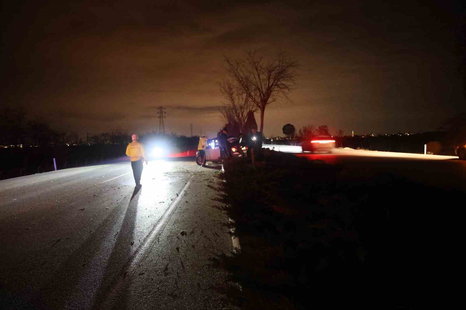 Konya’da kontrolden çıkan otomobil takla attı: 3 yaralı
