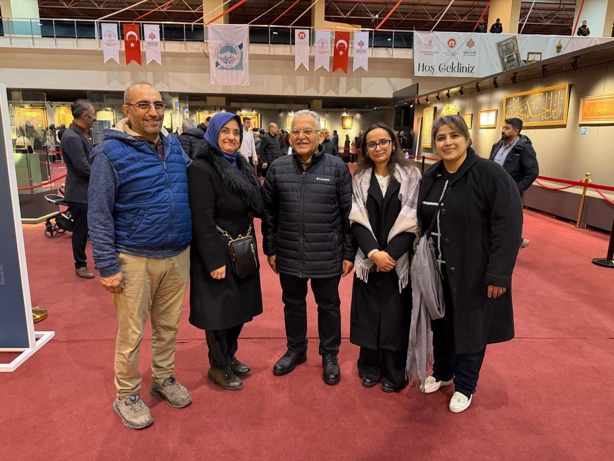 Başkan Büyükkılıç, Kutsal Emanetler Sergisi’nde Kayserililerle bir araya geldi