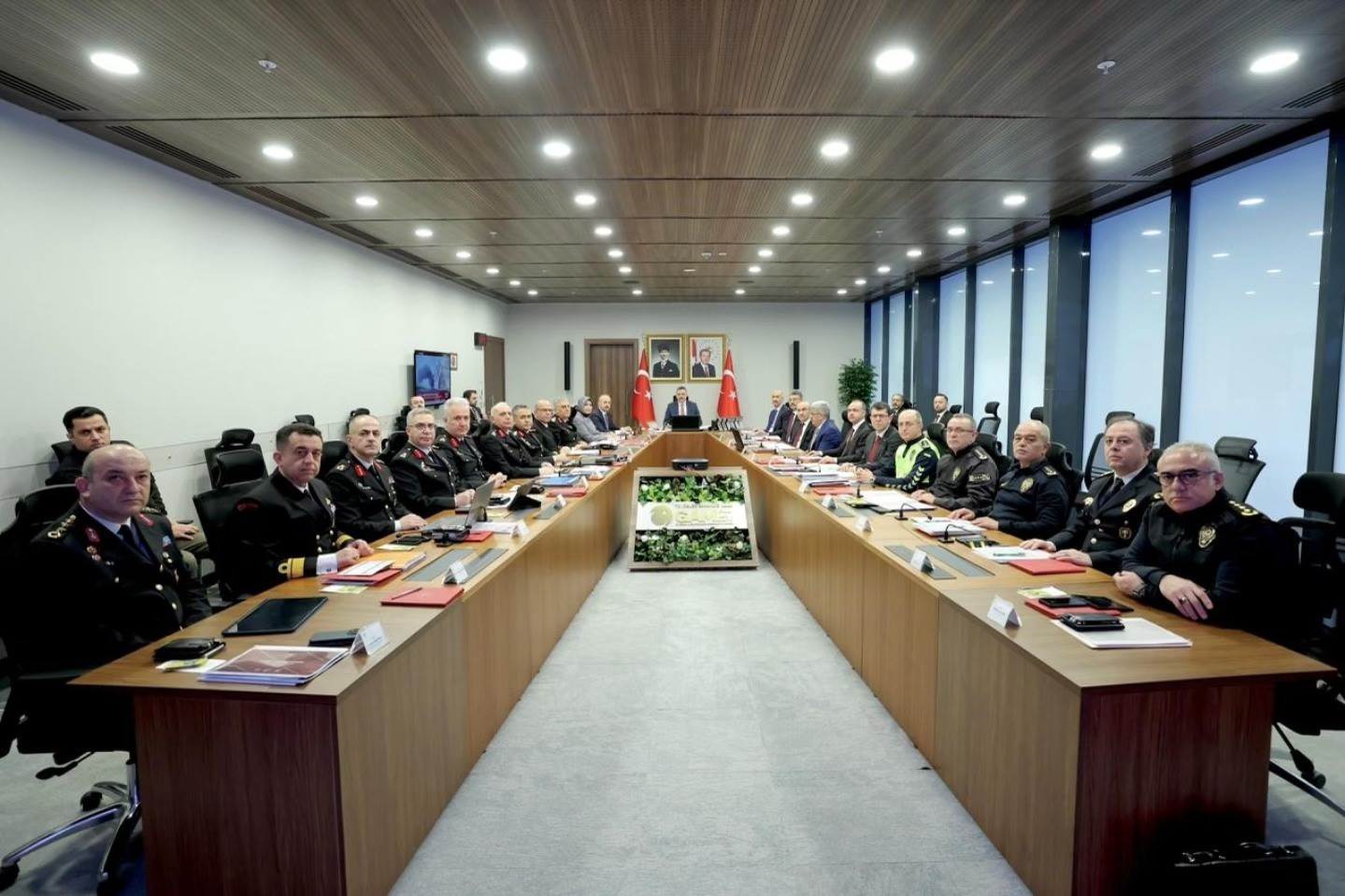 Muğla Valisi Akbıyık g&uuml;venlik toplantısına katıldı
