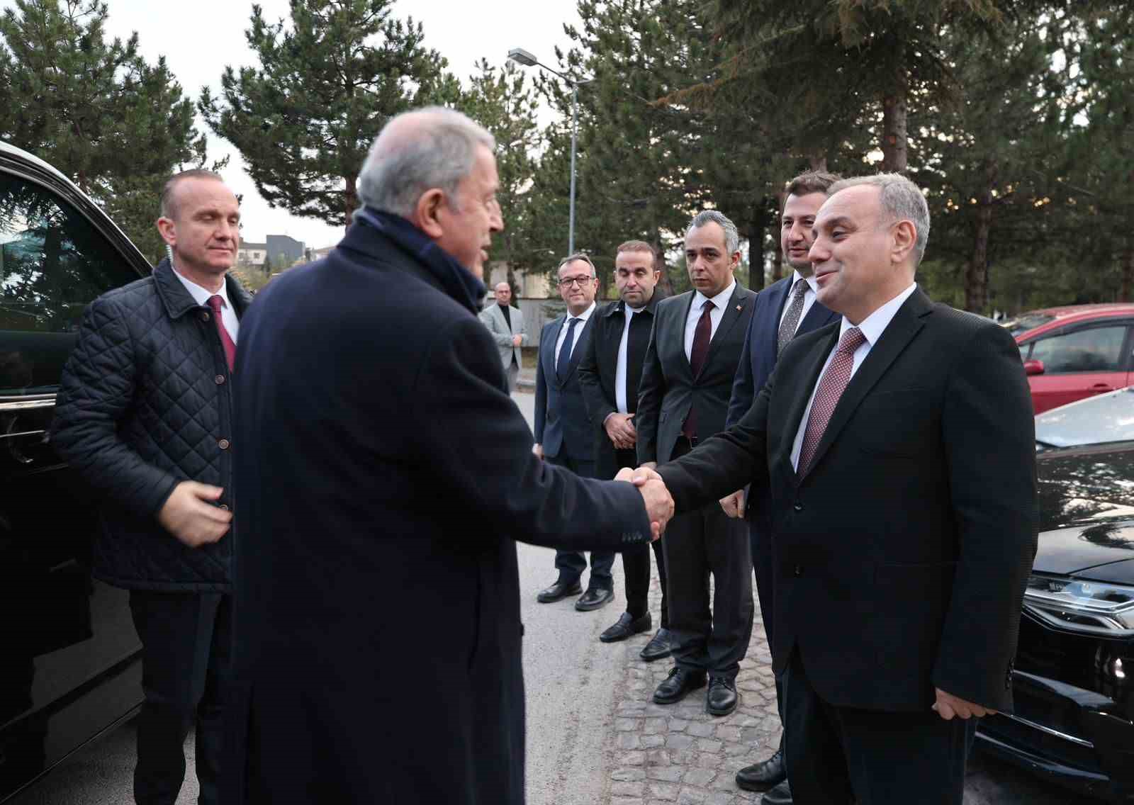 Akar, ERÜ öğrencileri ile iftarda buluştu
