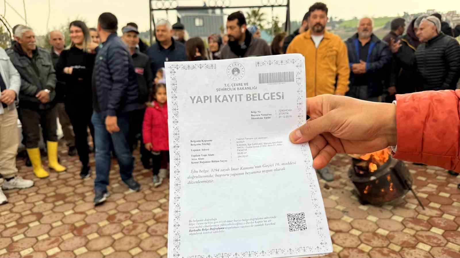 Ka&ccedil;ak yapı gerek&ccedil;esiyle yıkım kararı verilen g&ouml;l kenarındaki mahallede protesto
