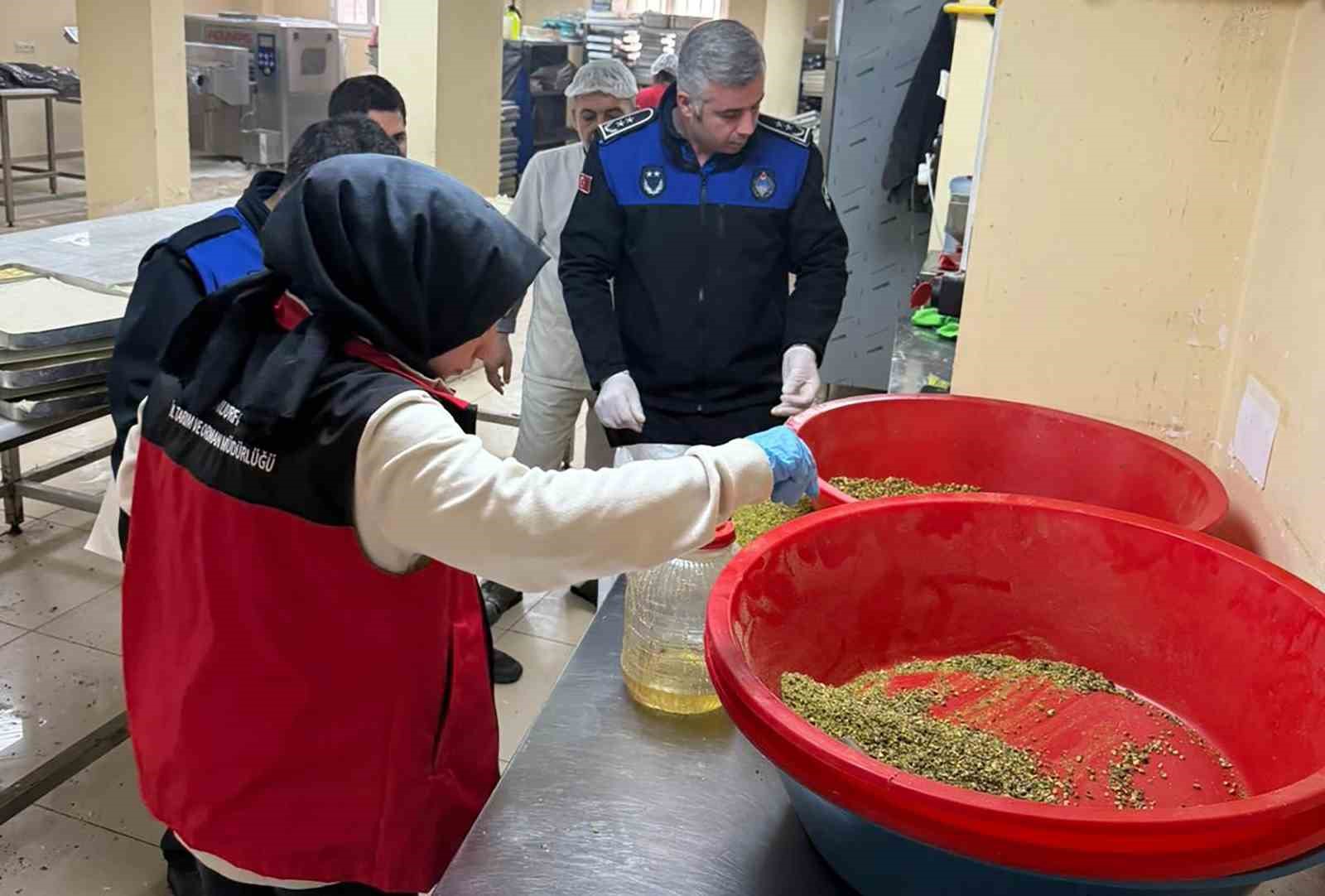 Haliliye&rsquo;de 180 kilogram k&uuml;flenmiş ceviz ele ge&ccedil;irildi
