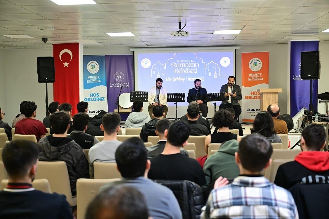 Yeşilyurt&rsquo;ta ramazan bereketi &ouml;ğrenci yurtlarında yaşandı
