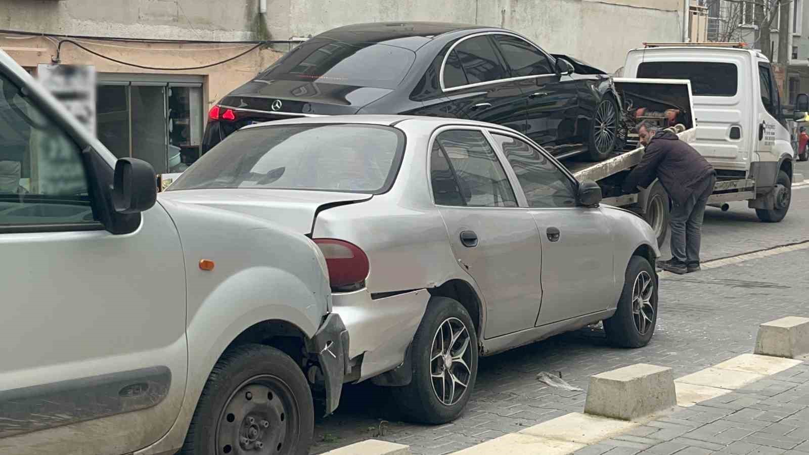 Tekirdağ&rsquo;da 5 aracın karıştığı zincirleme kaza kamerada
