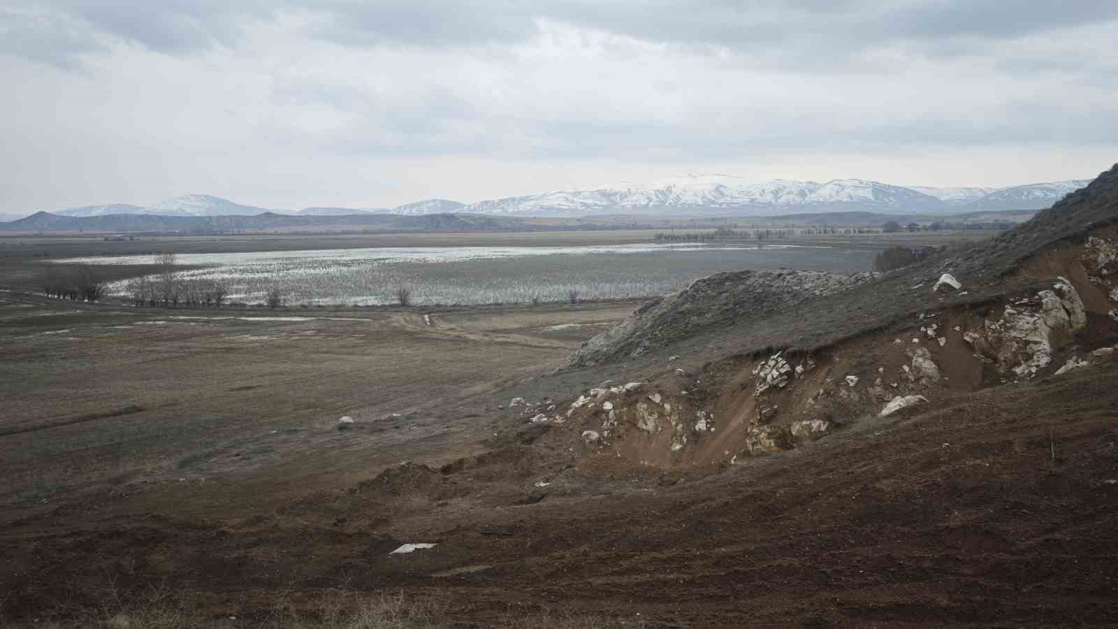 G&ouml;ller doldu taştı, tarım arazileri g&ouml;le d&ouml;nd&uuml;
