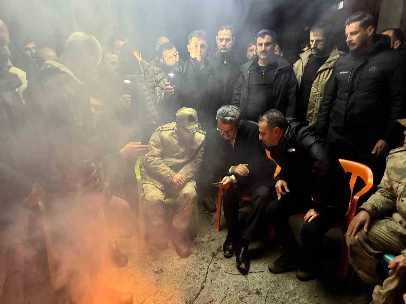 Şırnak Valisi Ekici sel bölgesinde: "Devletimiz tüm imkanlarıyla sahada"