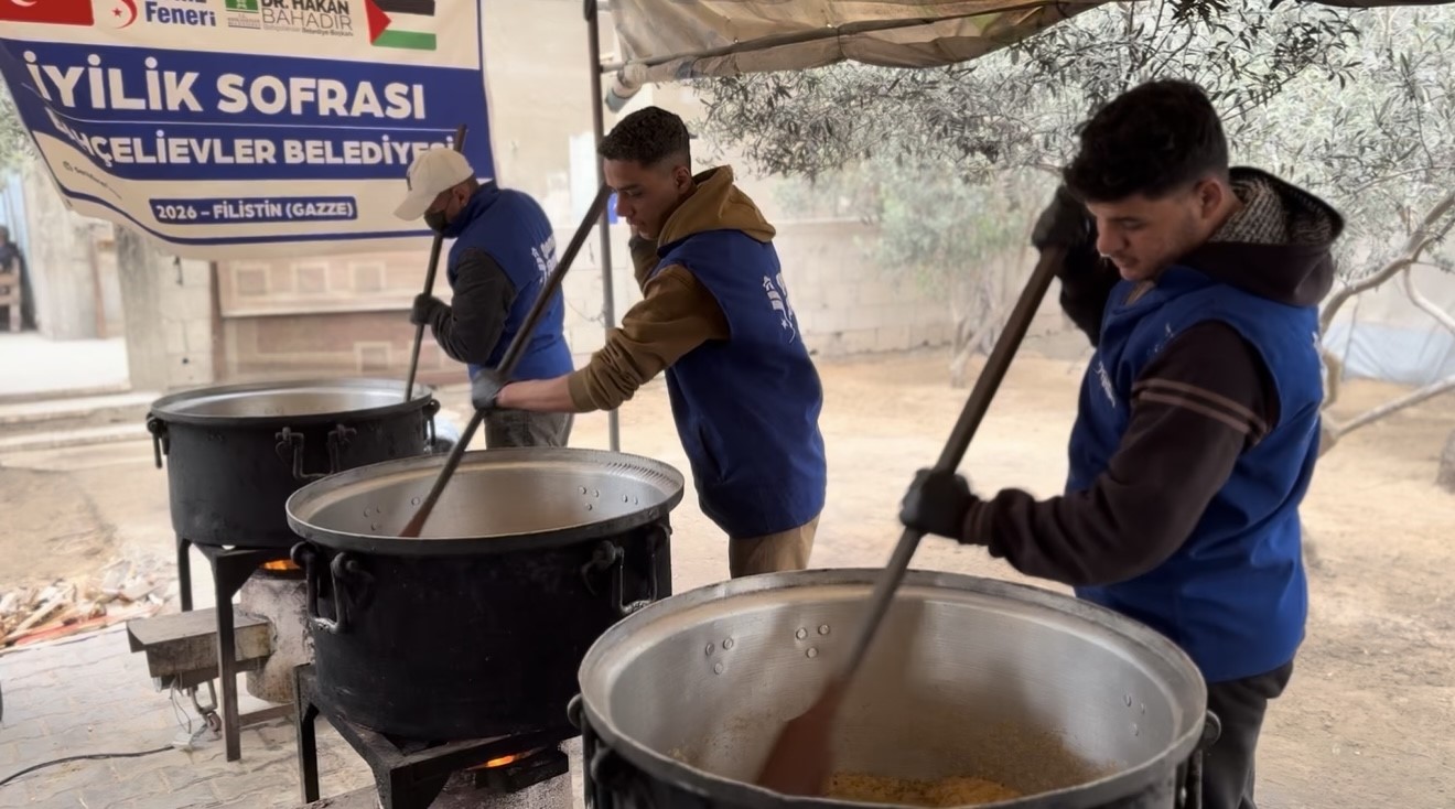 Bah&ccedil;elievler&rsquo;den Gazze&rsquo;ye iyilik sofrası
