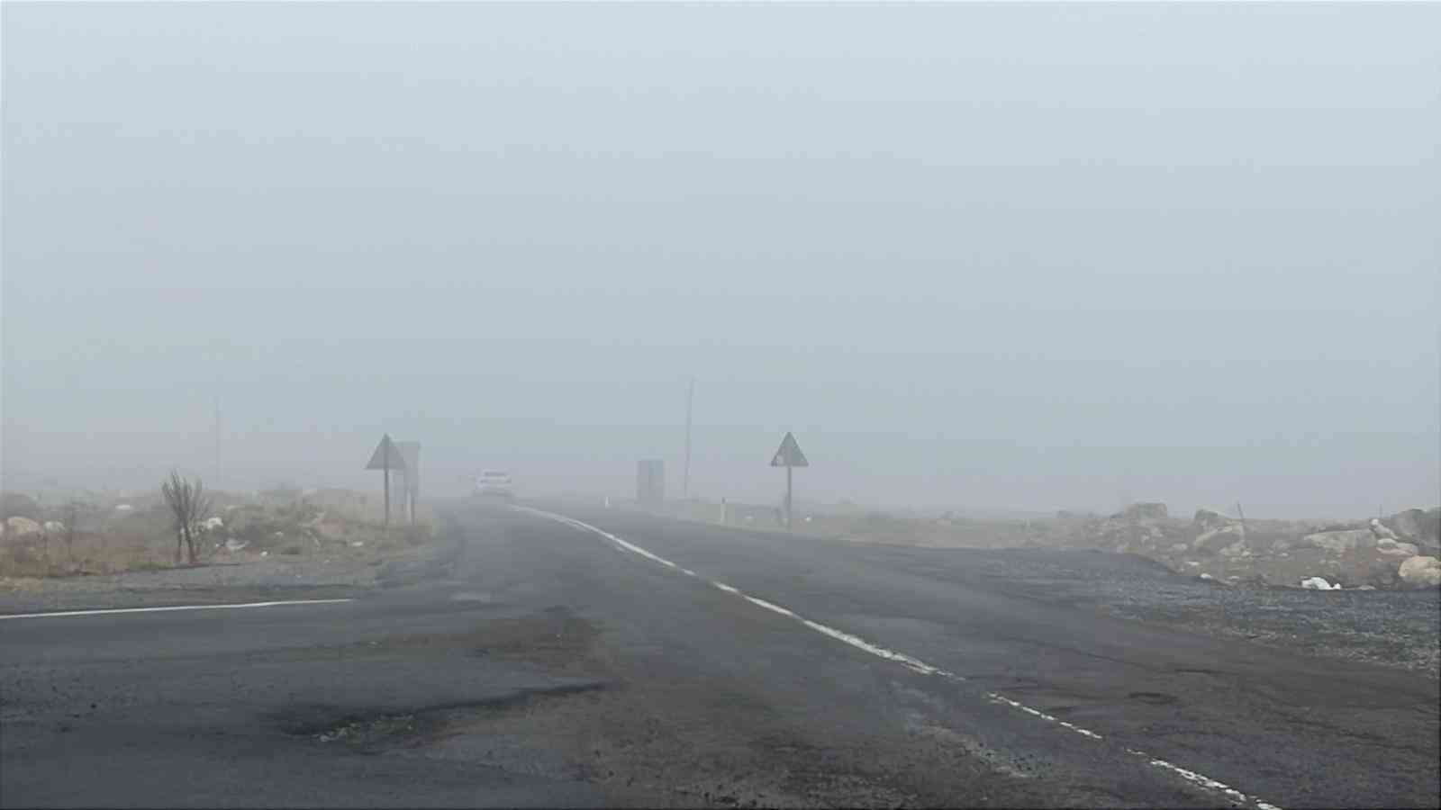 Niğde&rsquo;nin y&uuml;ksek kesimlerinde sis etkili oldu
