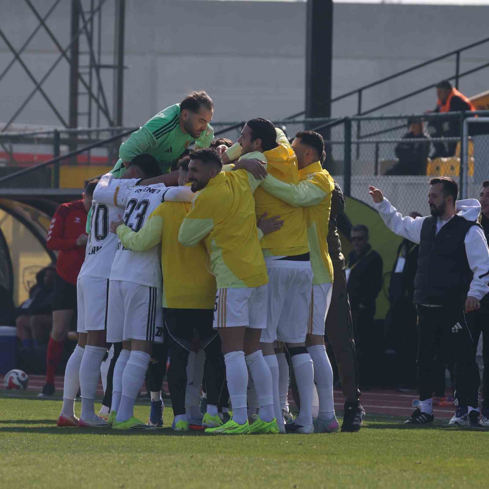 Aliağa FK, zirveye oynuyor
