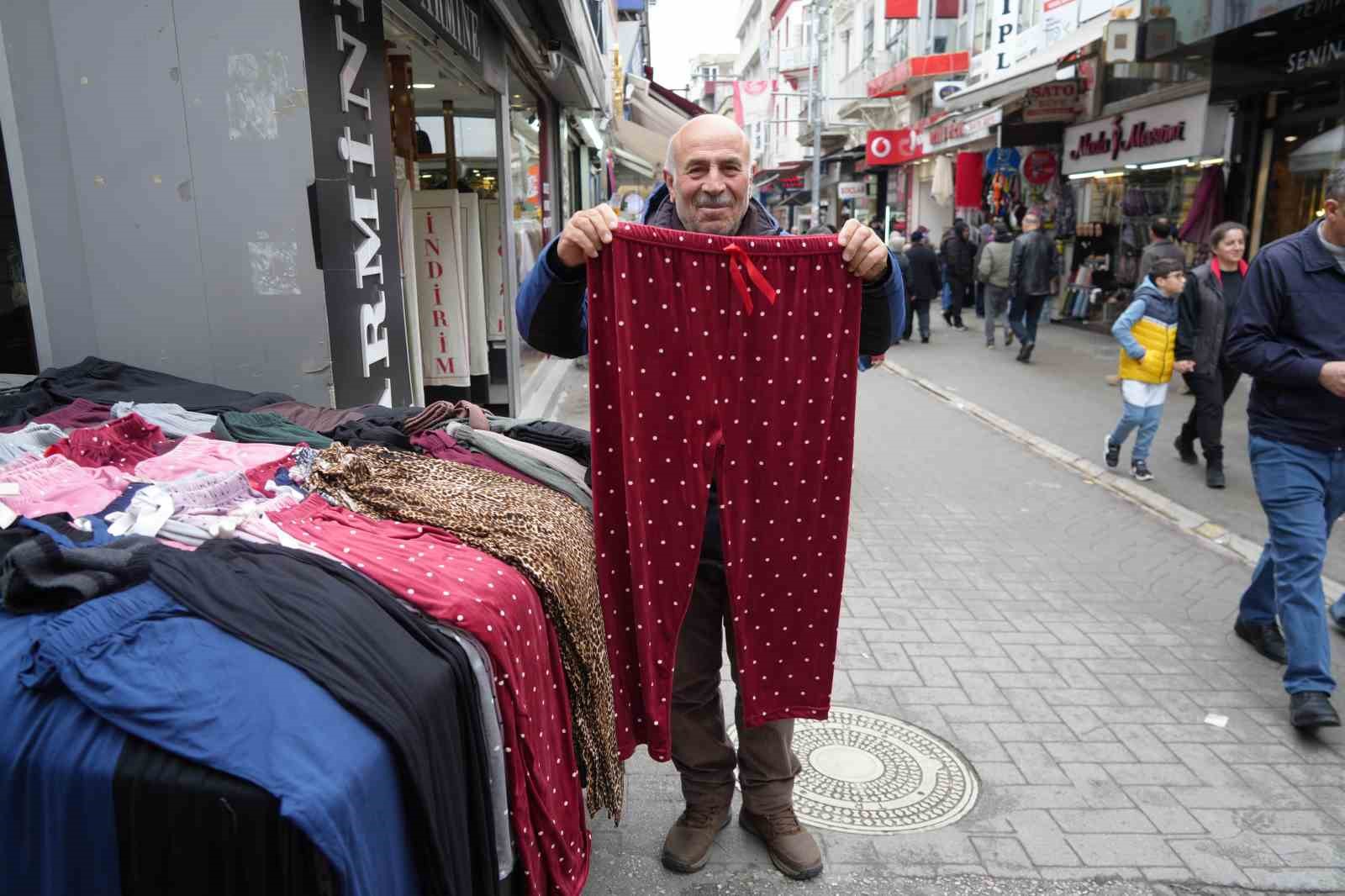 &Ccedil;arşı-pazarda bayram hareketliliği
