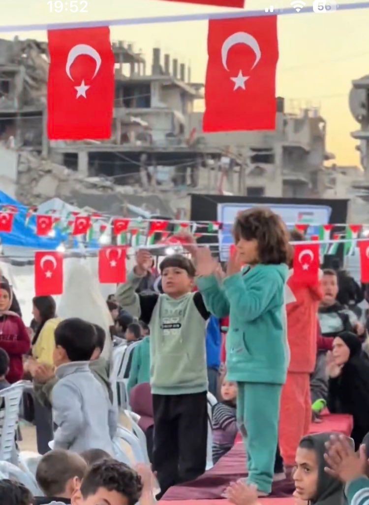 Esenler&rsquo;den Gazze&rsquo;ye 10 bin kişilik iftar sofrası
