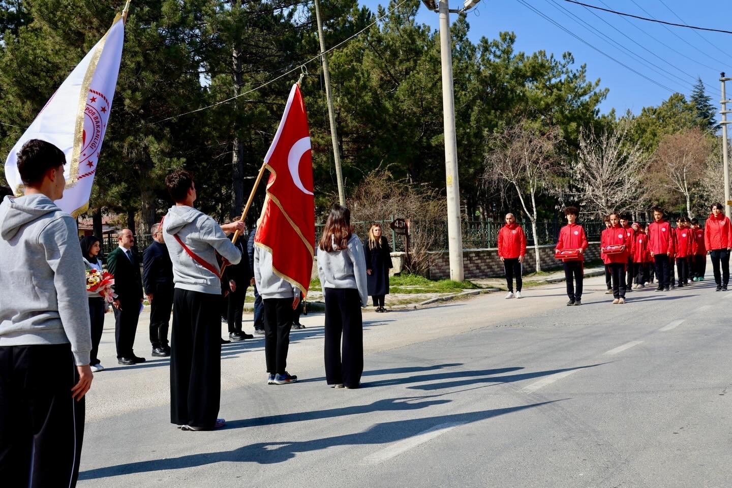 Kutsal emanetler Bilecik&rsquo;ten ge&ccedil;ti
