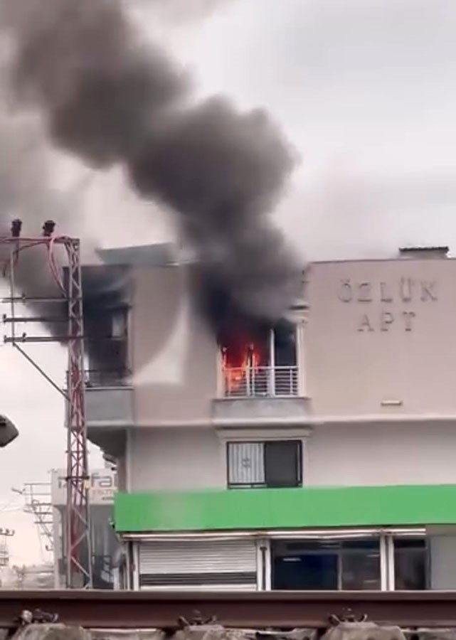 Batman&rsquo;da korkutan yangın
