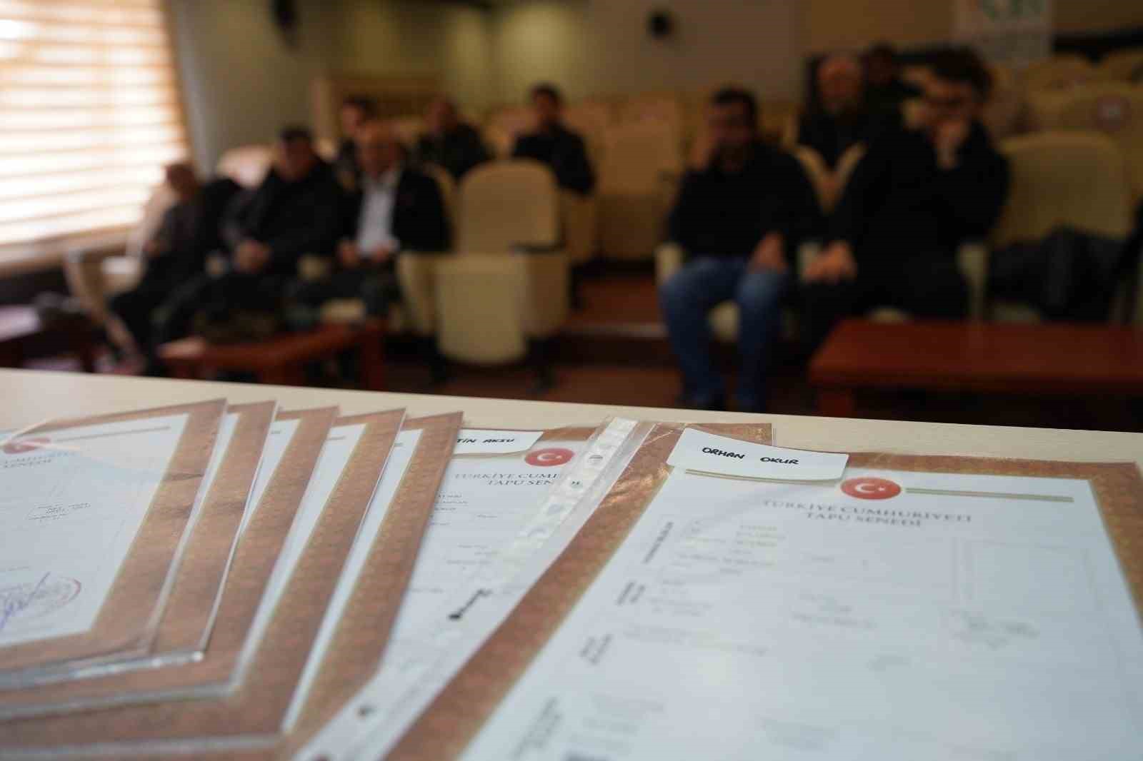 Dev projede tapular teslim edildi
