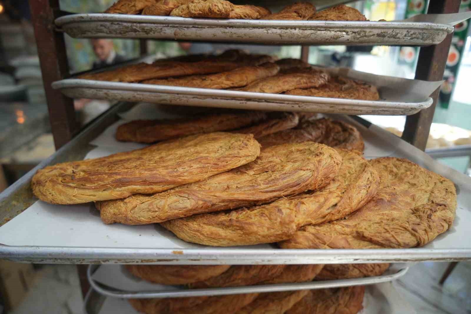 Niğde&rsquo;nin coğrafi işaretli lezzeti &rsquo;tahinli pide&rsquo; T&uuml;rkiye&rsquo;nin d&ouml;rt bir yanına g&ouml;nderiliyor
