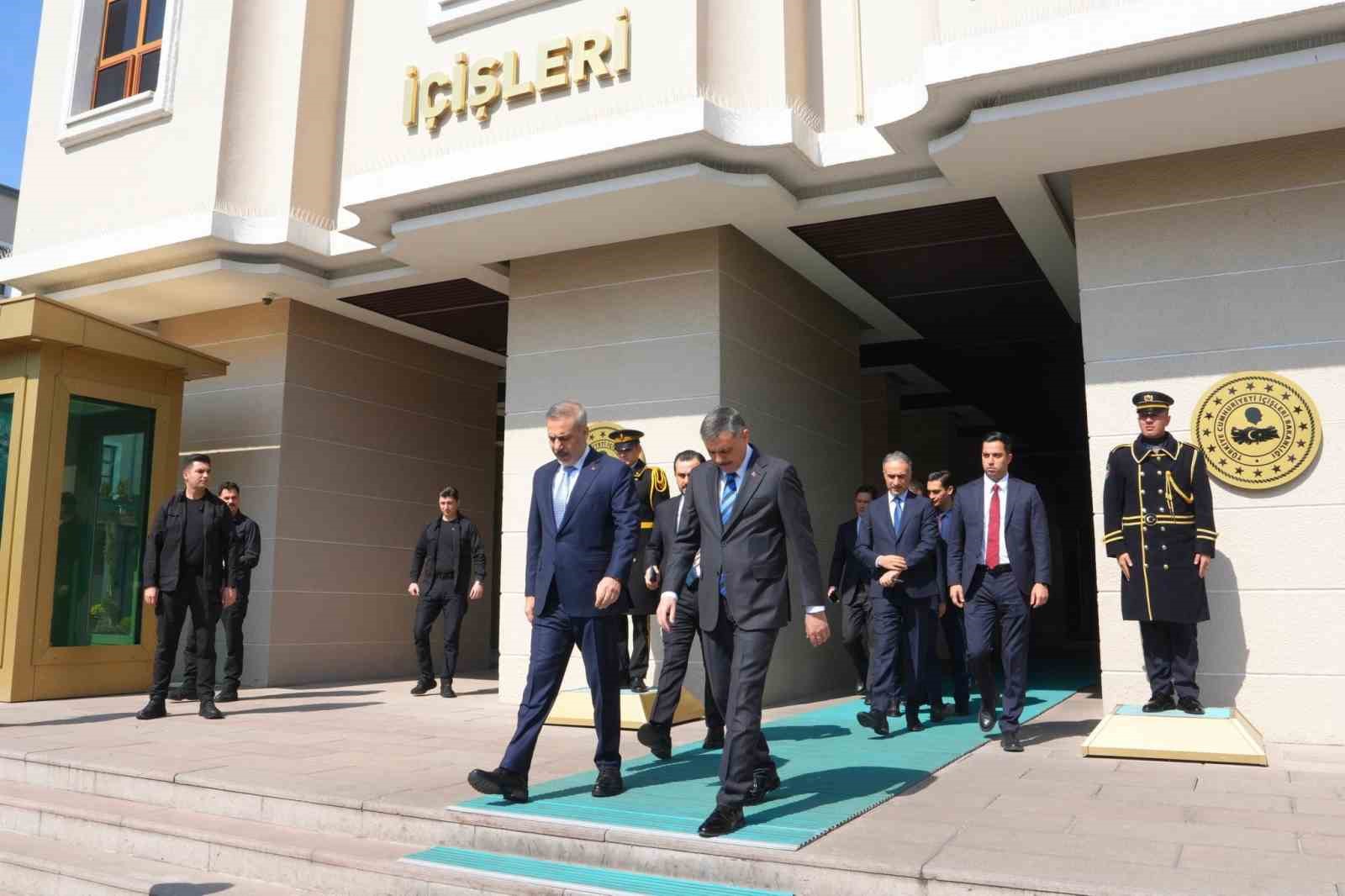 Bakan Fidan&rsquo;dan Bakan &Ccedil;ift&ccedil;i&rsquo;ye "hayırlı olsun" ziyareti
