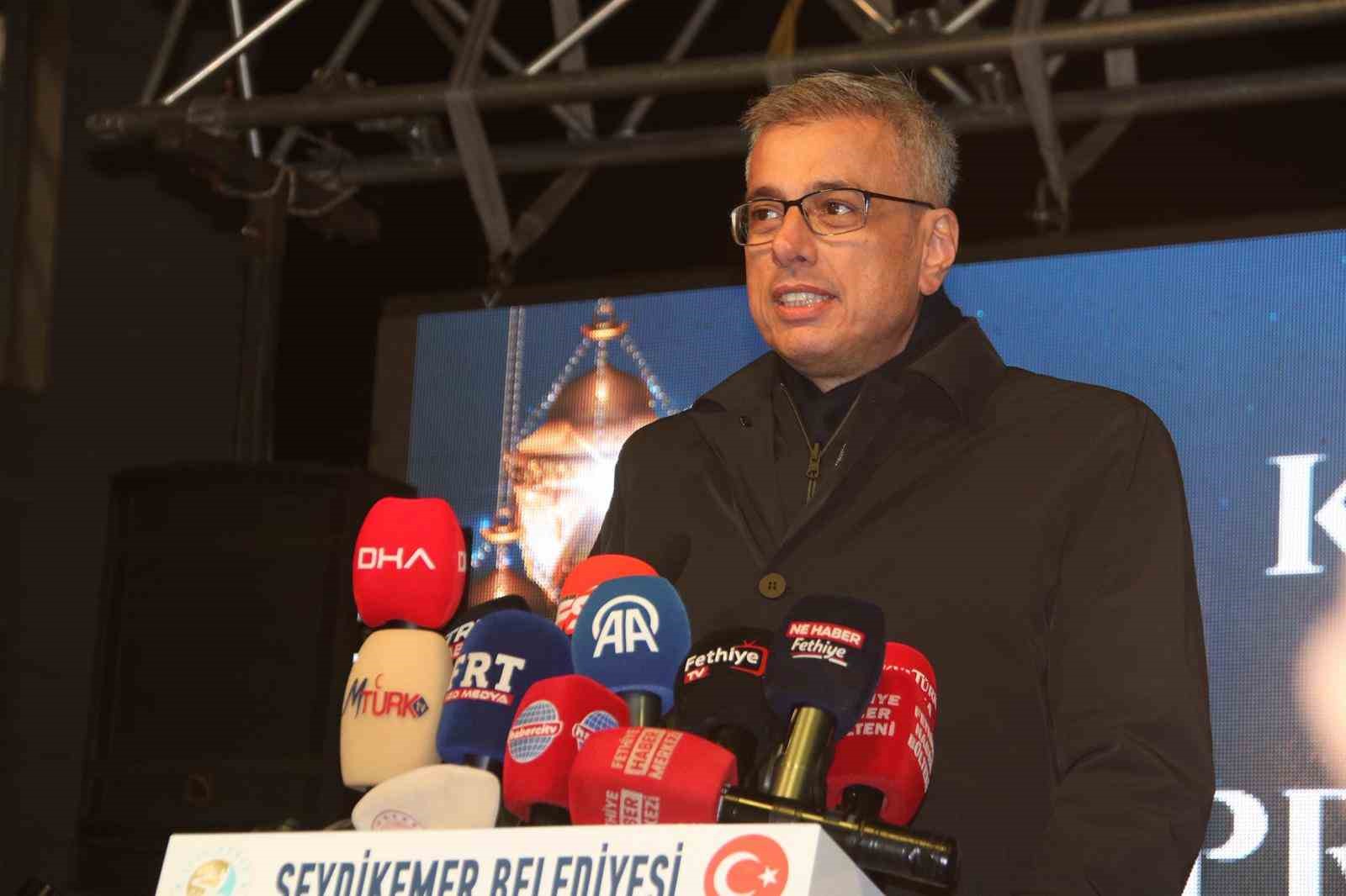 Sağlık Bakanı Memişoğlu: "Cumhurbaşkanımız Recep Tayyip Erdoğan&rsquo;ın liderliğinde gece g&uuml;nd&uuml;z demeden halkımıza hizmet etmeye &ccedil;alışıyoruz"
