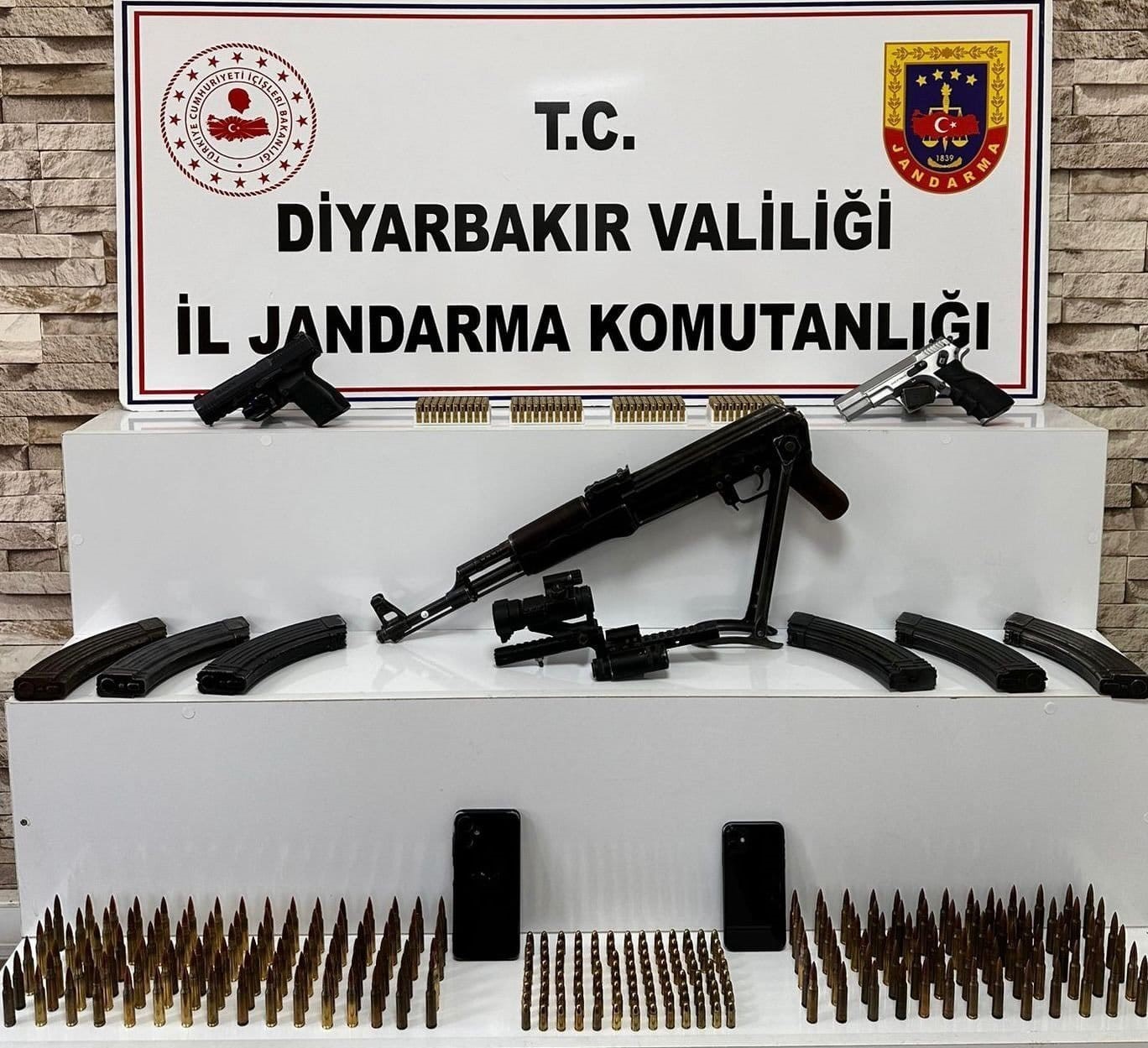 Diyarbakır’da silah kaçakçılığı operasyonu