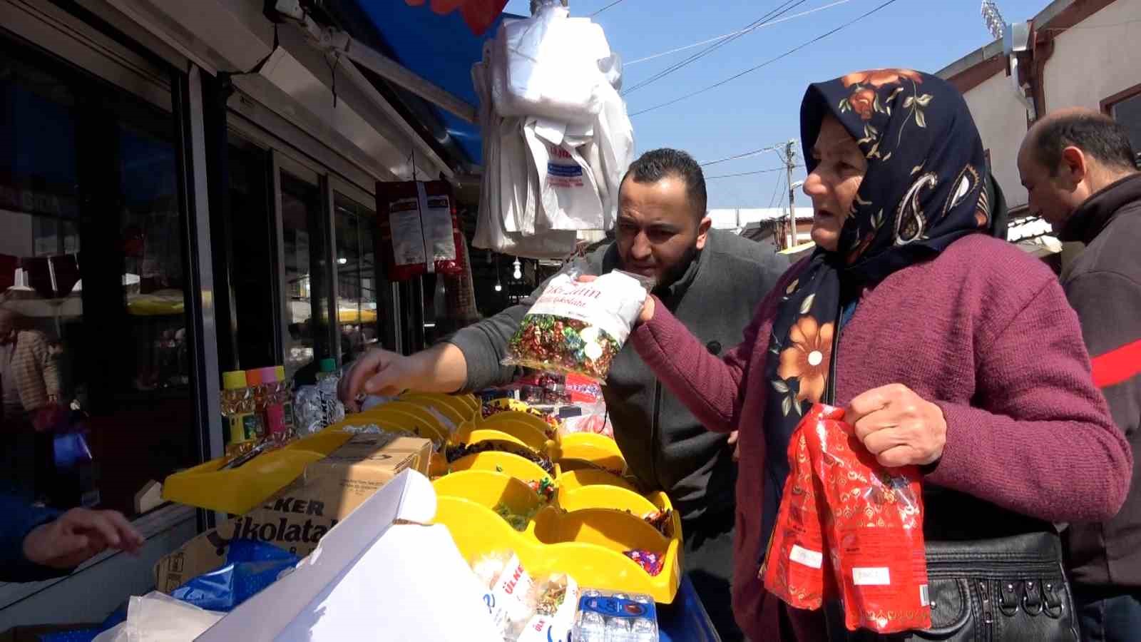 Bolu’da pazar tezgahları bayram şekerleriyle renklendi