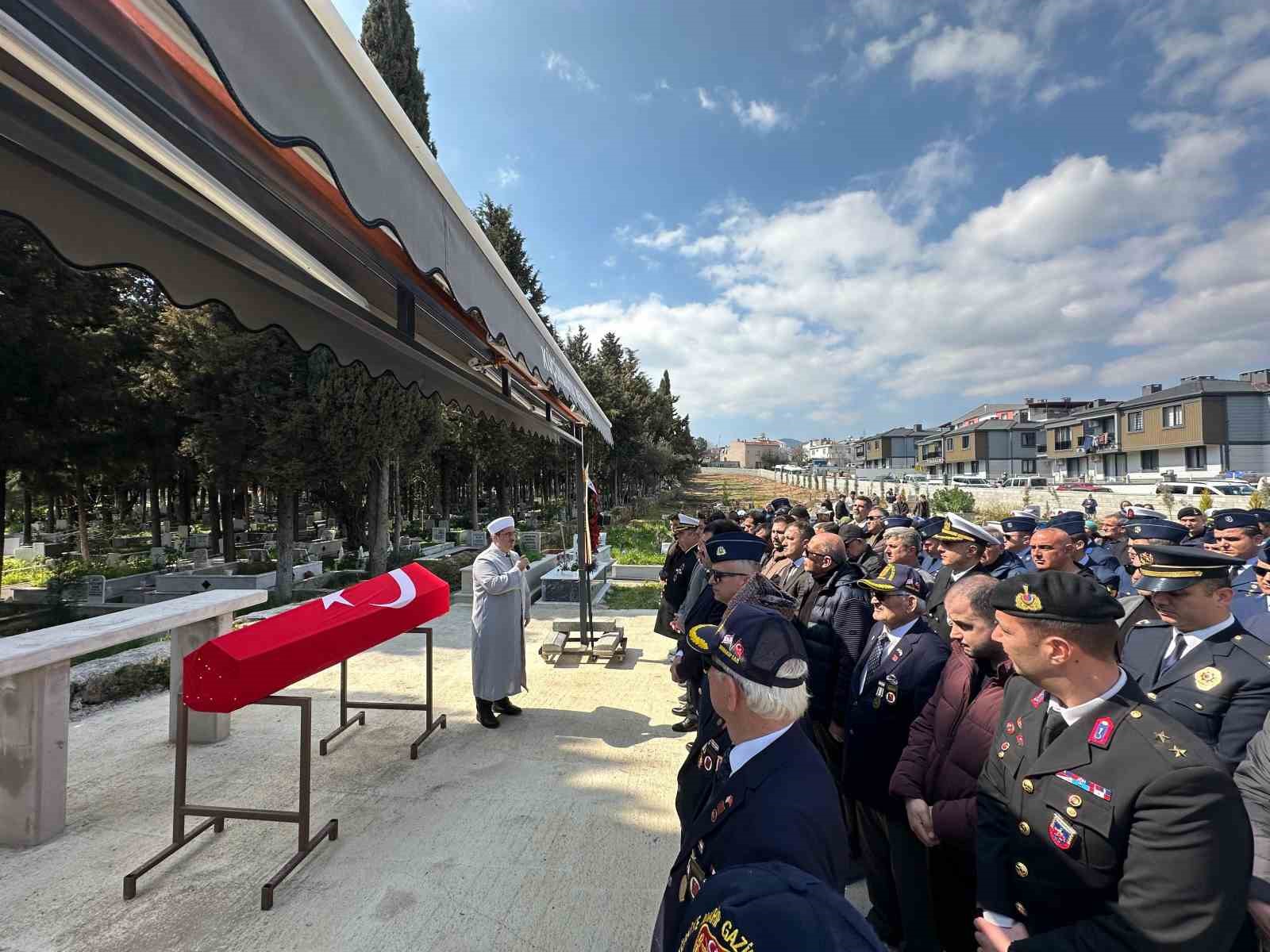 Kıbrıs gazisi son yolculuğuna uğurlandı
