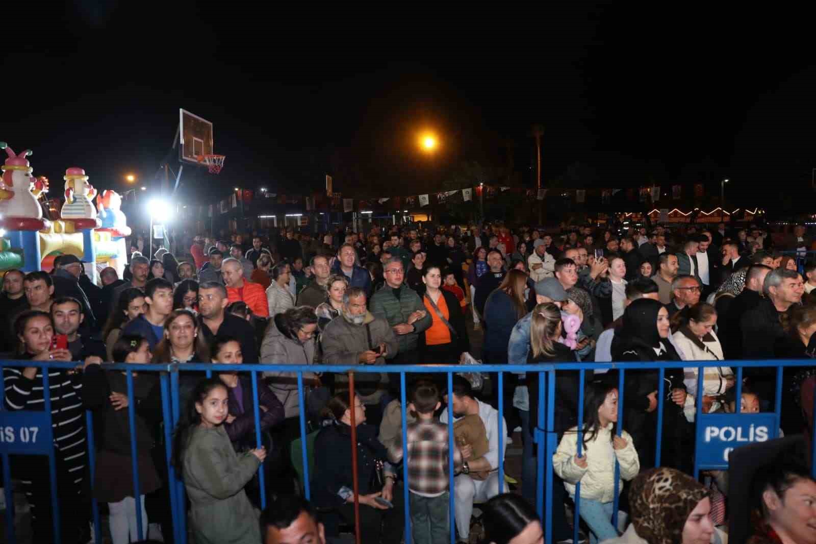 Cam Piramit&rsquo;te Karadeniz ve Burdur r&uuml;zgarı esti
