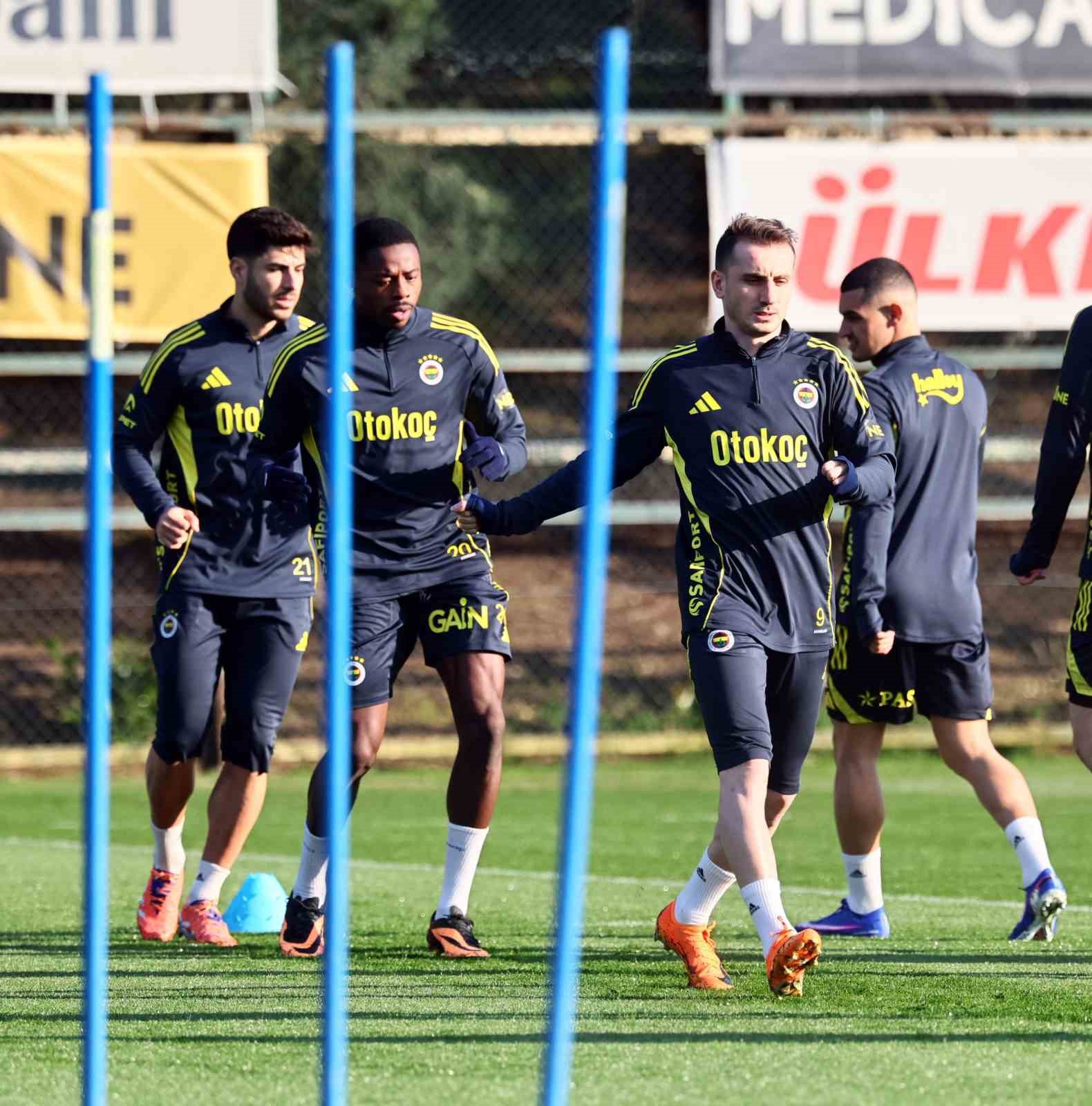 Fenerbah&ccedil;e, Gaziantep FK ma&ccedil;ı hazırlıklarını tamamladı
