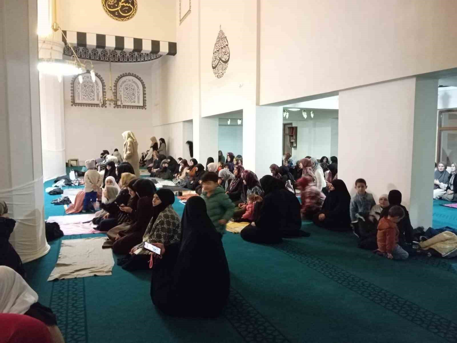 Hask&ouml;y&rsquo;de Kadir Gecesi dualarla idrak edildi
