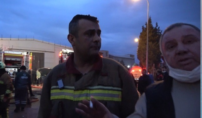 Kahramanmaraş&rsquo;ta yangına m&uuml;dahale eden itfaiye eri darbedildi
