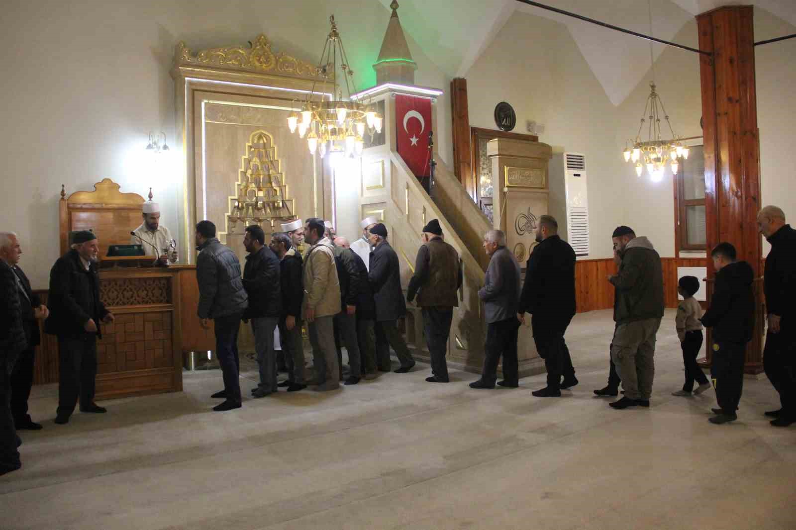 Sivas&rsquo;ta Sakal-ı Şerif&rsquo;e yoğun ilgi
