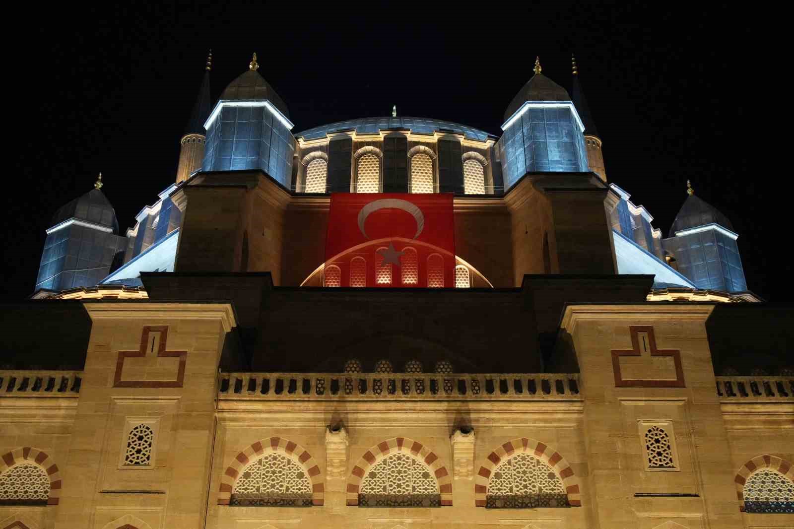 Selimiye Camii Kadir Gecesi’nde doldu taştı