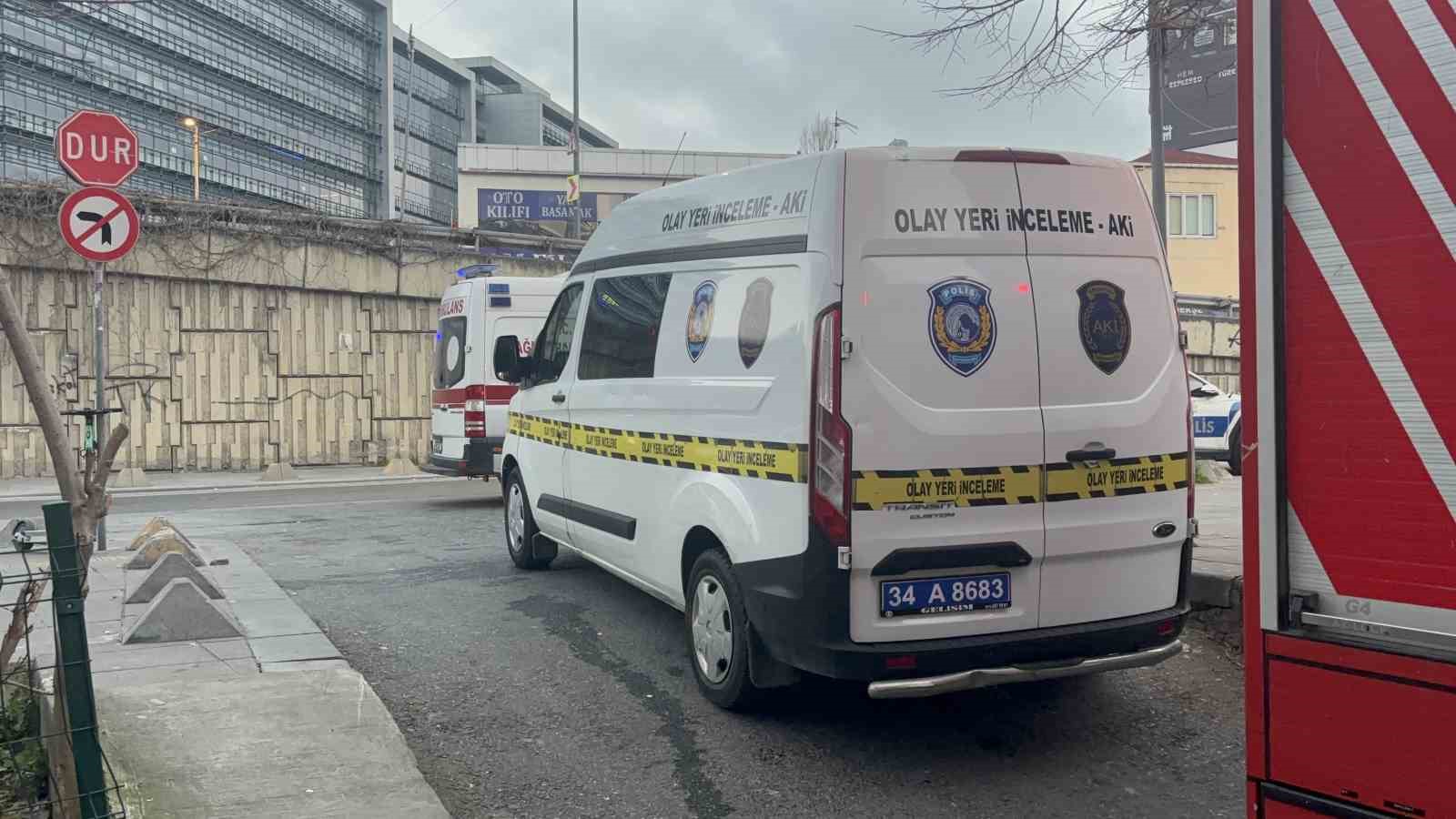 Beyoğlu&rsquo;nda &ccedil;ıkan yangında 1 yaşındaki bebek hayatını kaybetti, 2 kişi yaralandı
