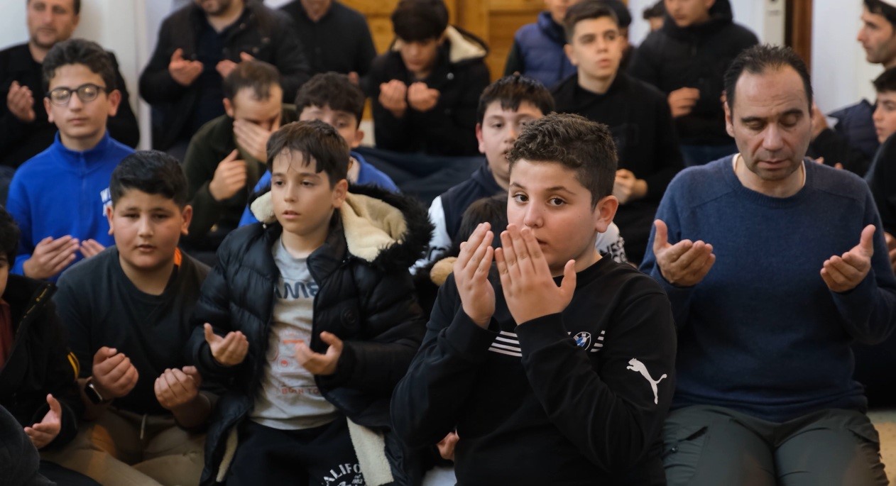 Teravih etkinlikleriyle &ouml;ğrencilere manevi eğitim
