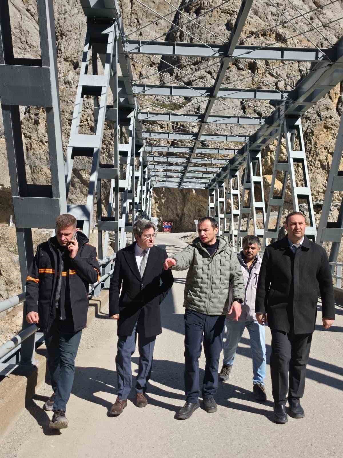 Kemaliye K&ouml;pr&uuml;s&uuml; i&ccedil;in aydınlatma projesi başlatıldı
