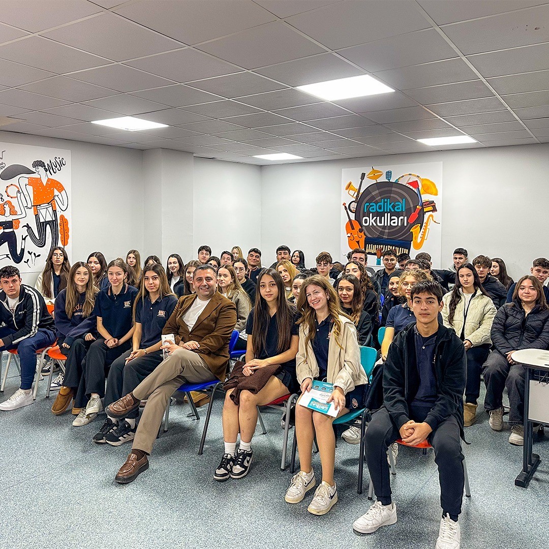 Radikal Okullarında kariyer g&uuml;nleri etkinliği d&uuml;zenlendi
