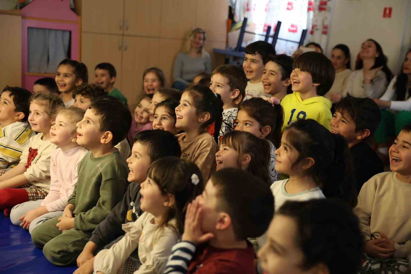 Didim Belediyesi minikleri Hacivat ve Karag&ouml;z ile buluşturdu
