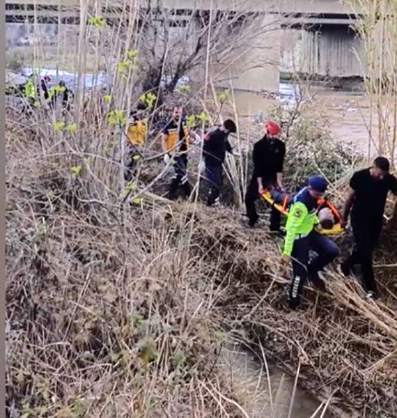 Osmaniye&rsquo;de kontrolden &ccedil;ıkan tır &ccedil;aya d&uuml;şt&uuml;, s&uuml;r&uuml;c&uuml; hayatını kaybetti
