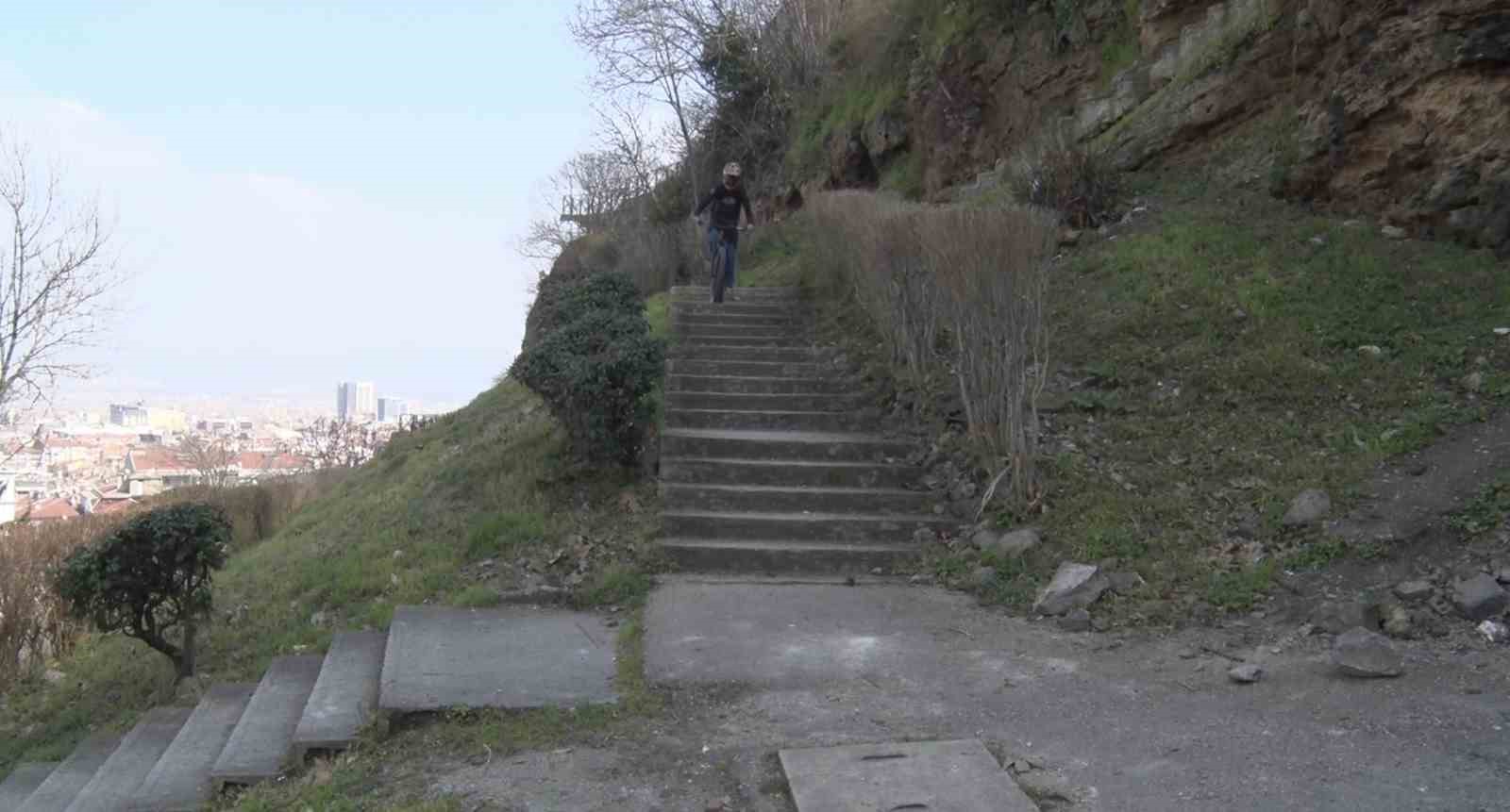 Adrenalin dolu anlar kask kamerasında...Bursalı genç Dünya Şampiyonası’na hazırlanıyor