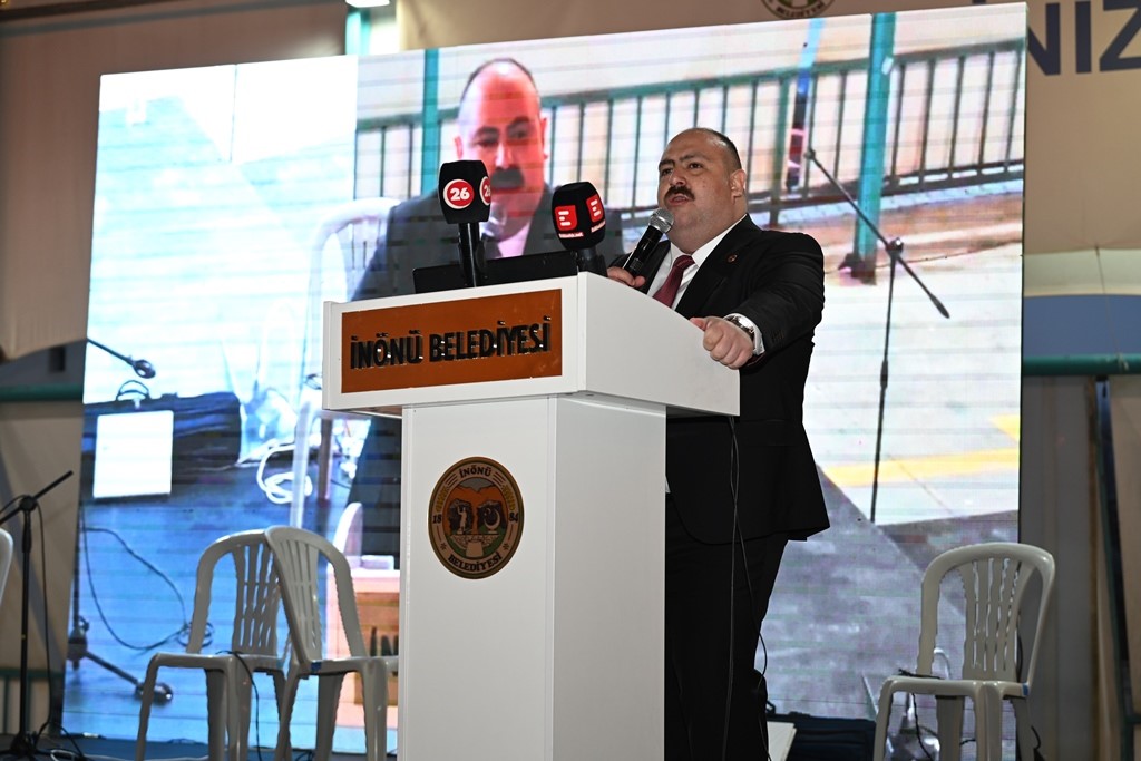 İn&ouml;n&uuml;&rsquo;de Kadir Gecesi&rsquo;nde binlerce kişi iftar sofrasında buluştu
