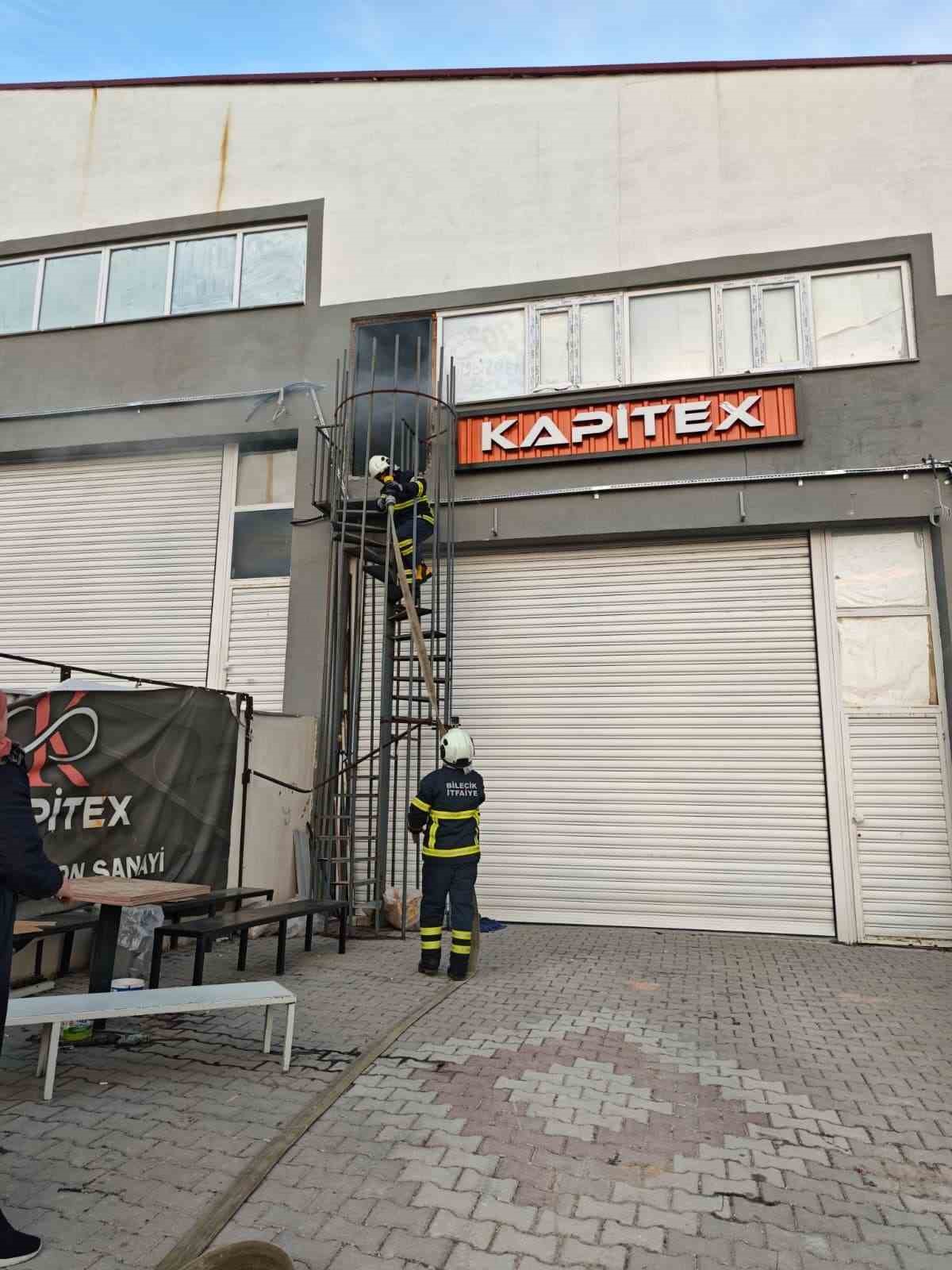 Bilecik&rsquo;te bir tekstil at&ouml;lyesinde &ccedil;ıkan yangın korkuttu
