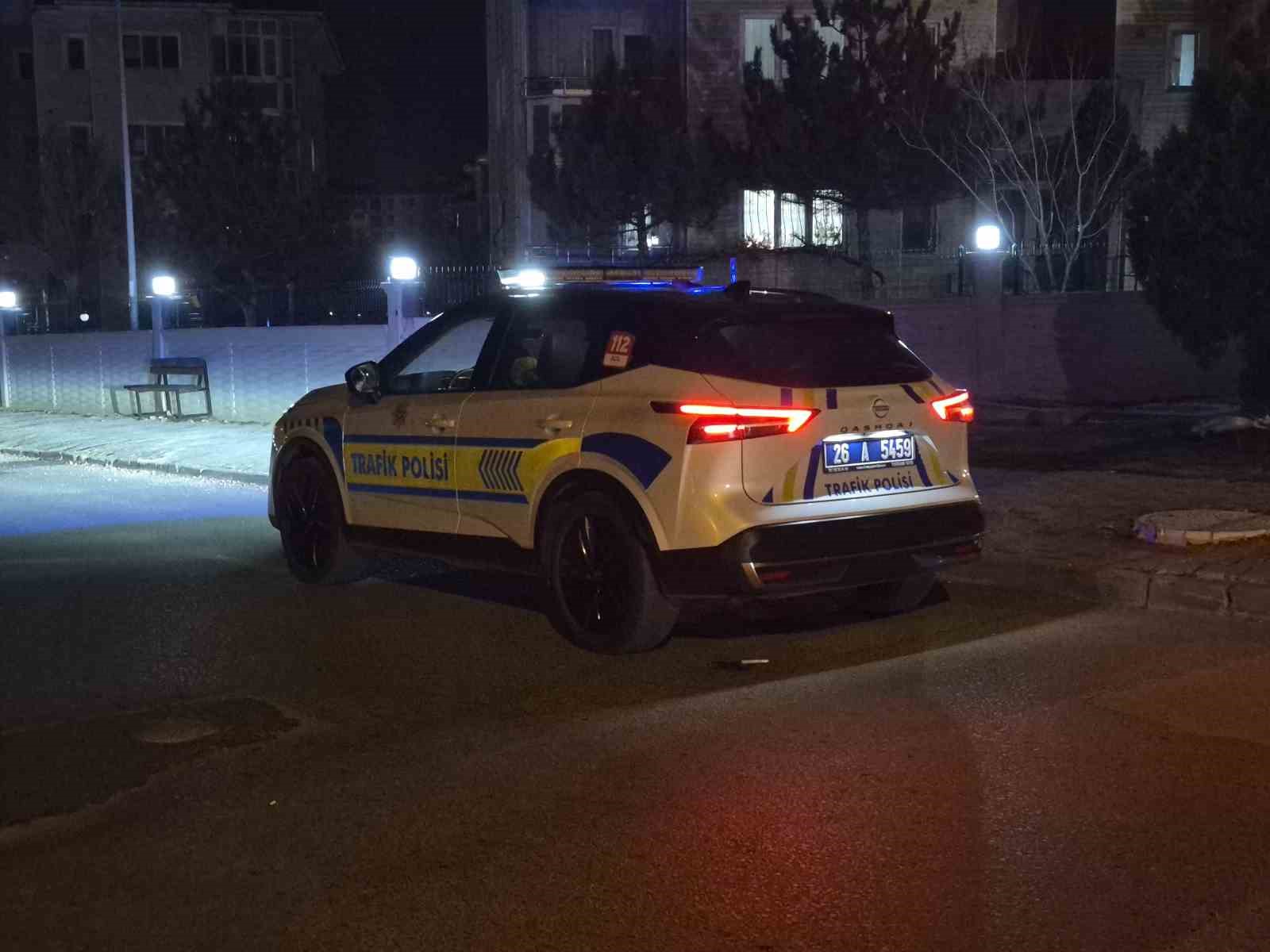 Motosiklet, servis aracı ile &ccedil;arpıştı: 2 yaralı
