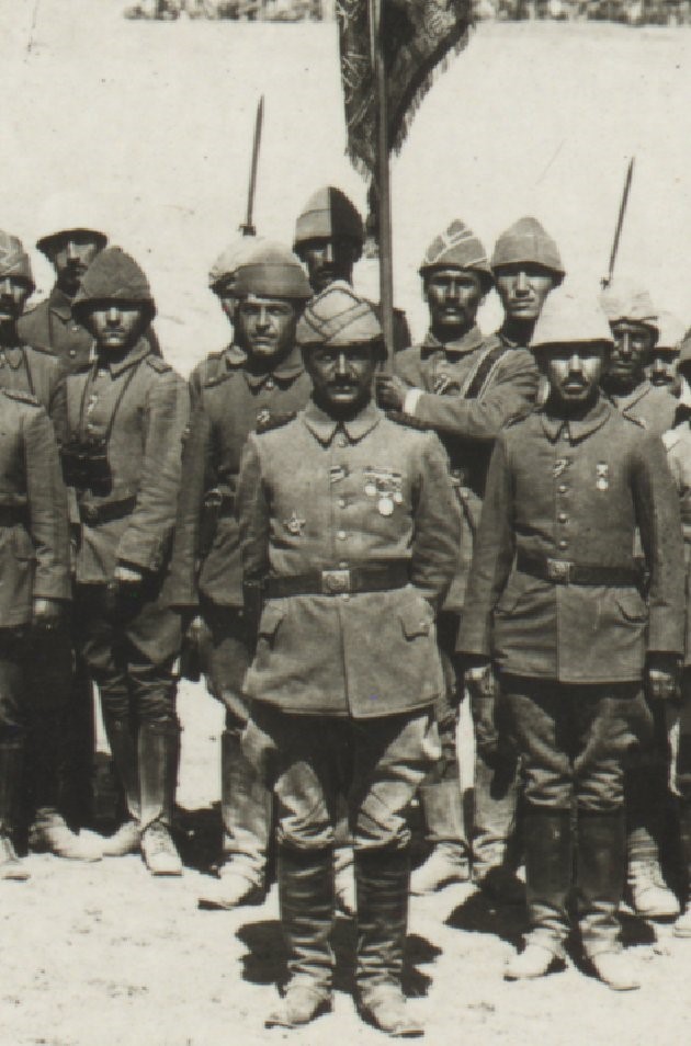 Birinci D&uuml;nya Savaşı&rsquo;ndaki en meşhur T&uuml;rk askeri fotoğraflarından biri olan fotoğrafın 125. Alay&rsquo;a ait olduğu ortaya &ccedil;ıktı
