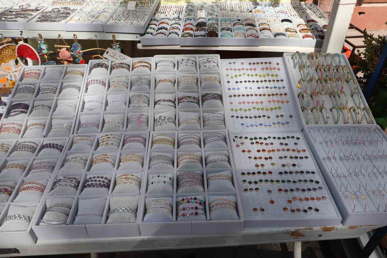 L&uuml;le taşı ustası Mehmet &Ccedil;alışkandin&ccedil; bayram hareketliliğini değerlendirdi
