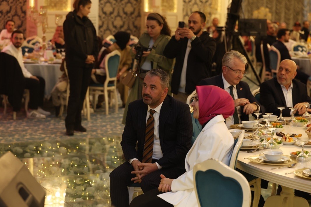 Pursaklar Belediye Başkanı &Ccedil;etin, şehit aileleri ve gazilerle iftar sofrasında buluştu
