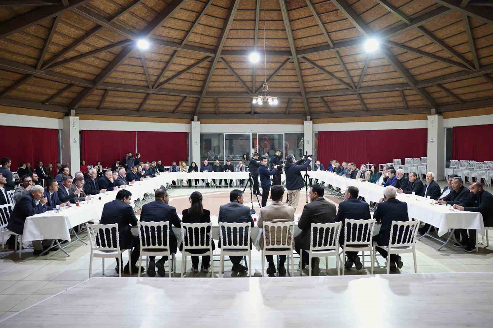 Başkan Aras Ortaca ve Dalaman&rsquo;da muhtarlar ve vatandaşlar ile iftar sofrasında buluştu
