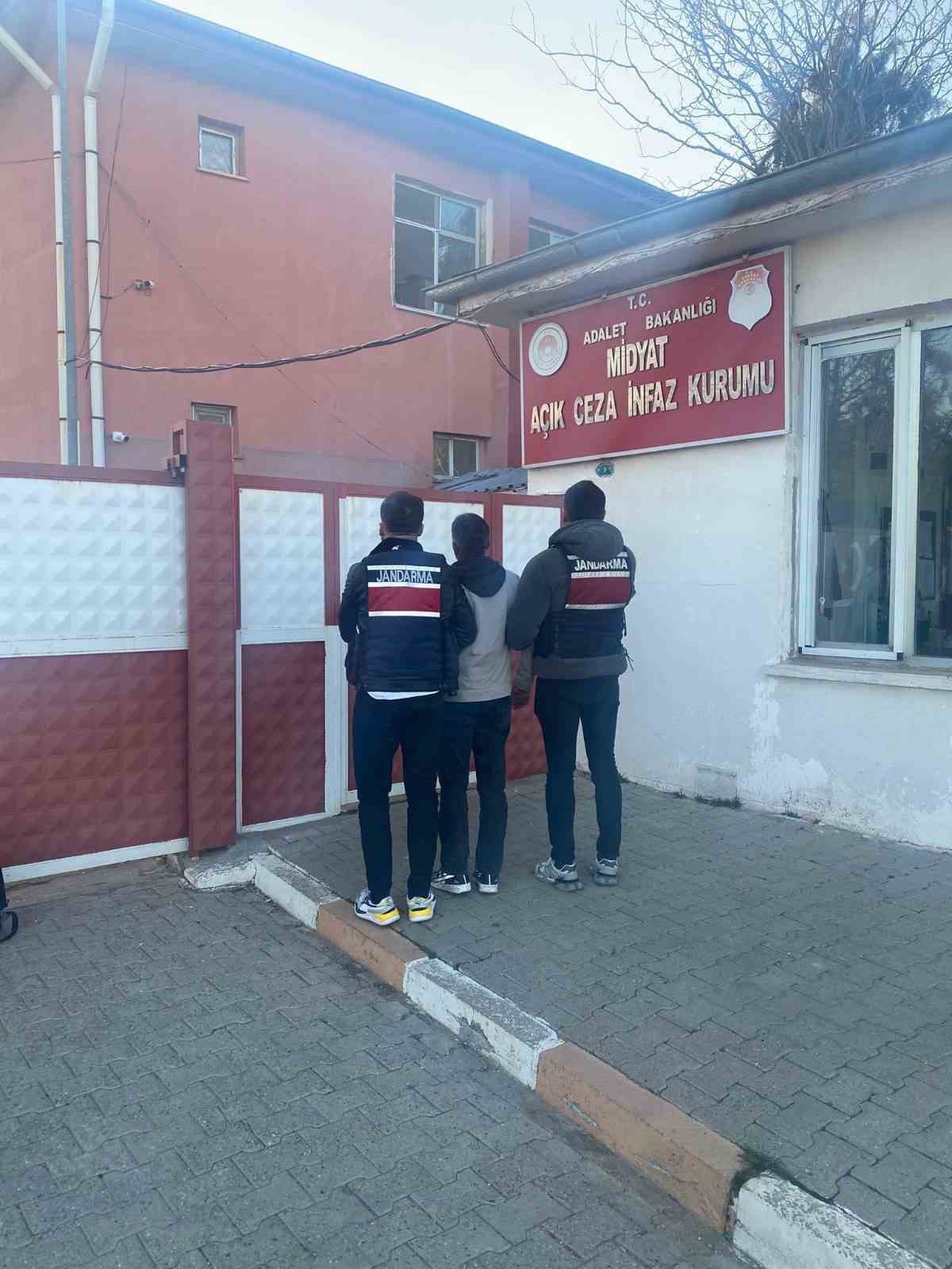 Batman&rsquo;da geniş &ccedil;aplı operasyon: 42 firari yakalandı
