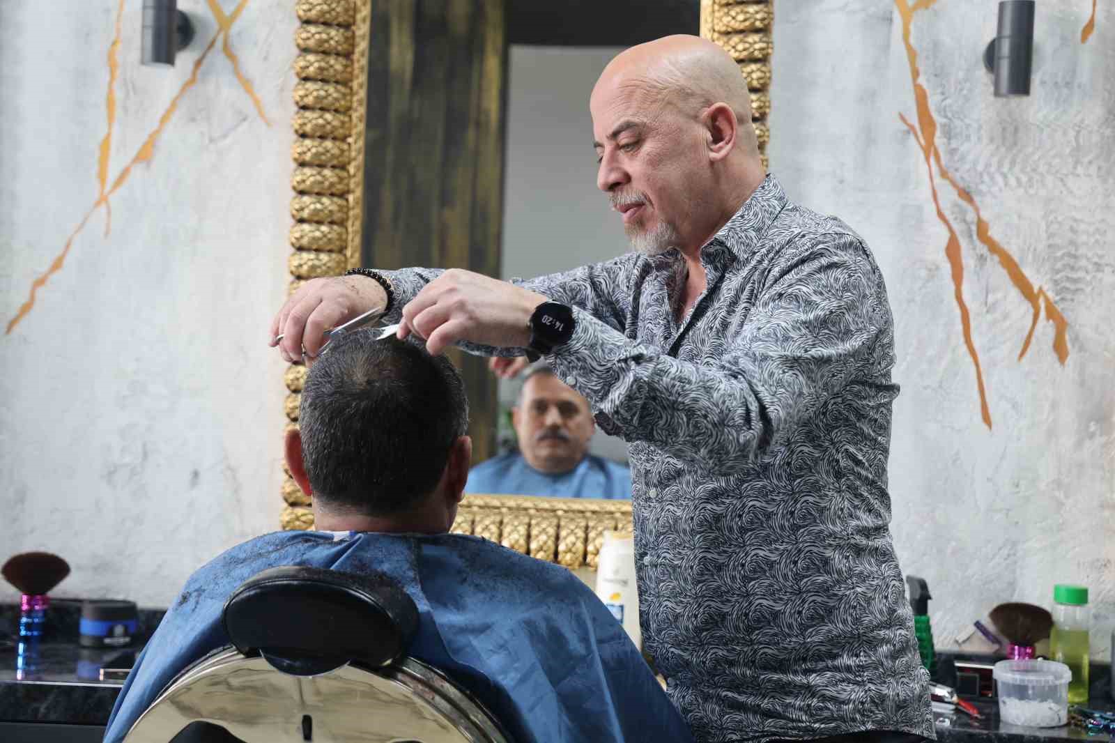 Konya’da berberlerde gün boyu bayram yoğunluğu