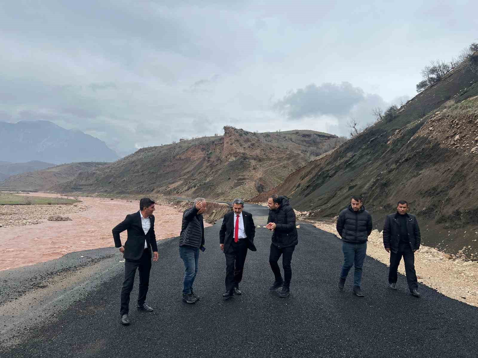 Şırnak’ta sel alarmı: Güneyce yolunu dere yuttu, ekipler seferber oldu