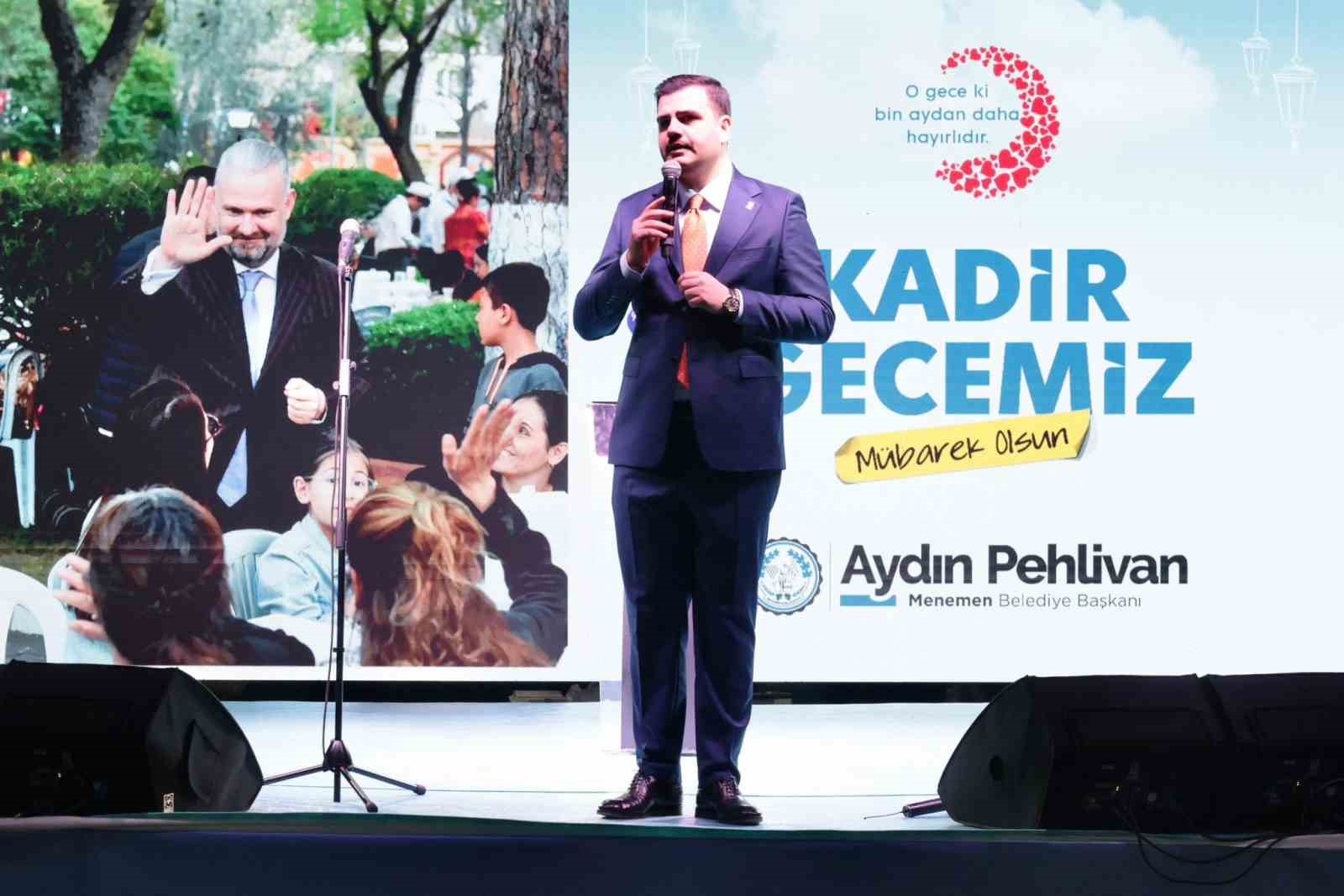 Menemen&rsquo;de Kadir Gecesi&rsquo;ne &ouml;zel 15 bin kişilik iftar
