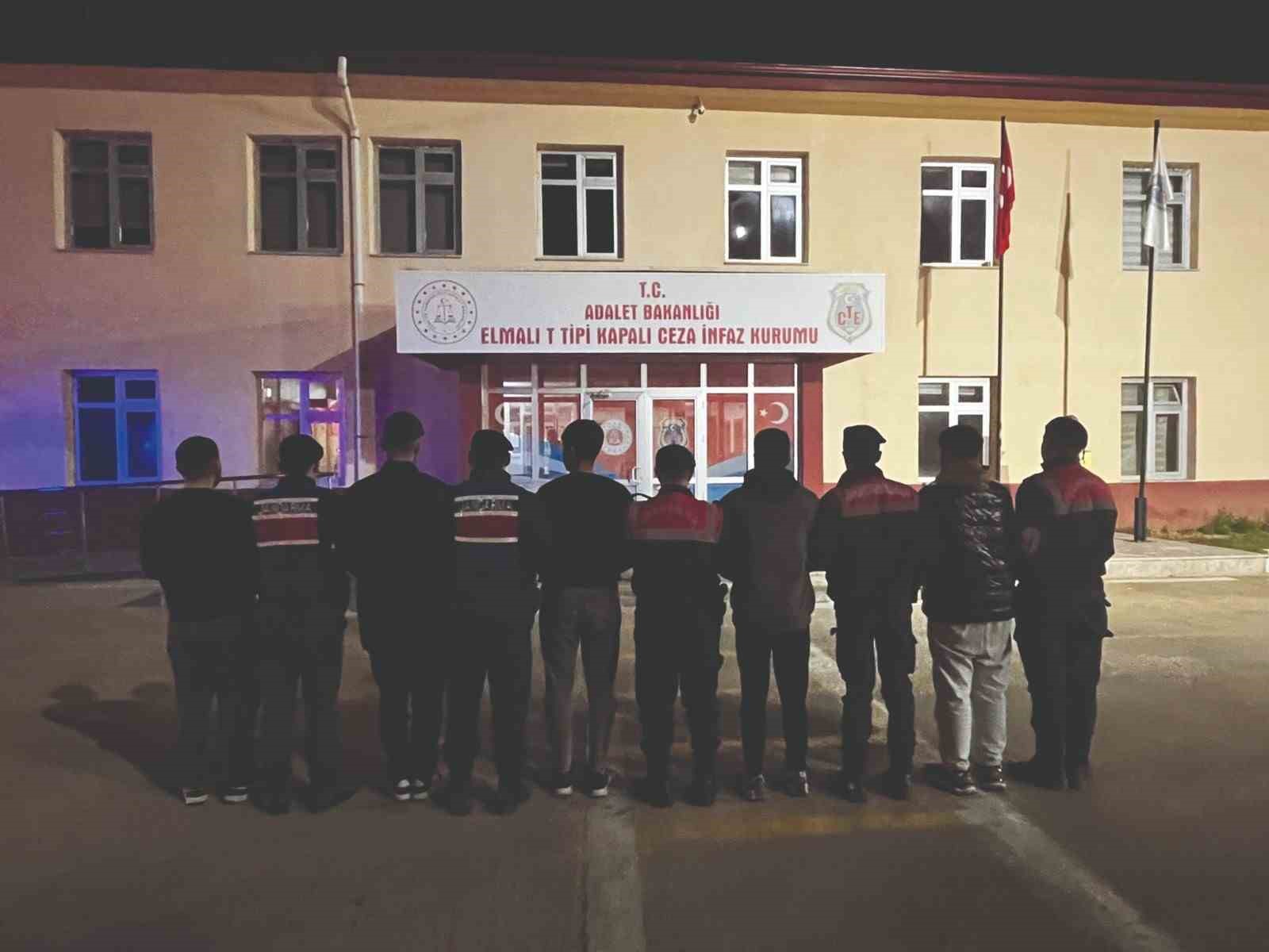Elmalı Cezaevi’ne uyuşturucu sokma girişimine operasyon: 14 kişi tutuklandı